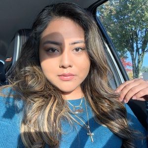 Meet your Posher, Daysi